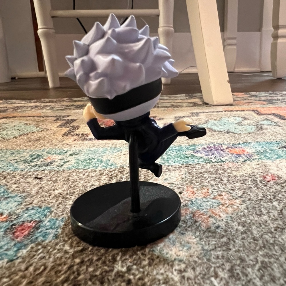 Gojo Figure - Picture 2 of 3